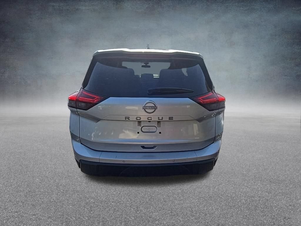 Used 2025 Nissan Rogue SV FWD image 5