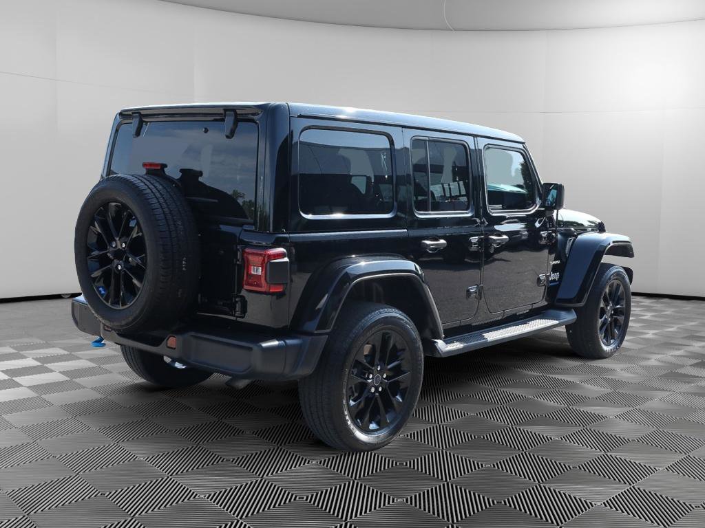 Used 2023 Jeep Wrangler Unlimited Sahara w/ Cold Weather Group AWD/4WD image 7