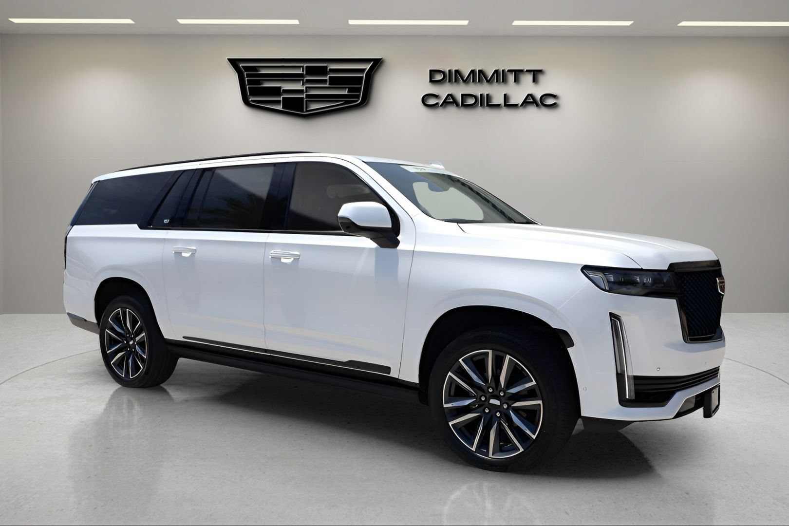 Used 2022 Cadillac Escalade ESV Sport w/ Touring Package AWD/4WD image 3