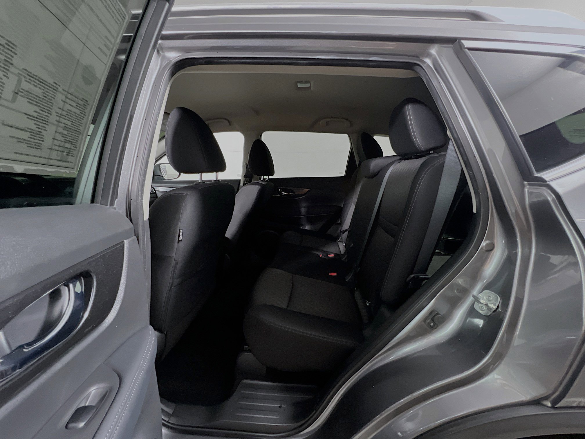 Used 2019 Nissan Rogue SV image 28