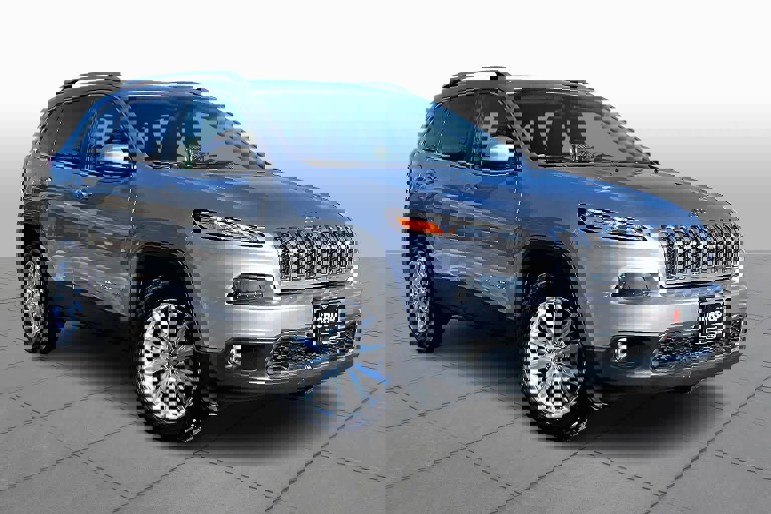 Used 2017 Jeep Cherokee Limited image 3