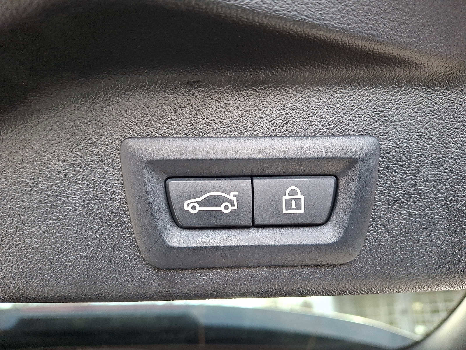 Used 2023 BMW X5 xDrive40i w/ Premium Package image 29