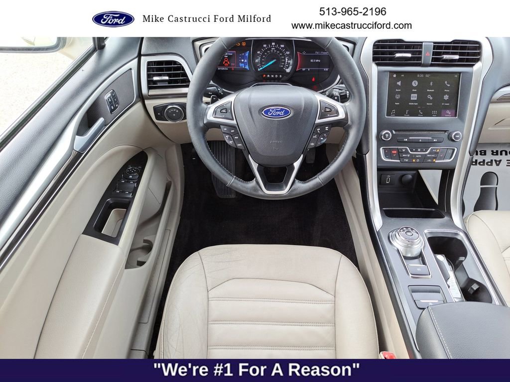 Used 2017 Ford Fusion SE w/ Fusion SE Technology Package image 11