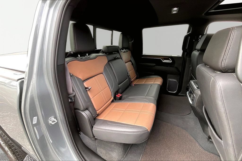 Used 2024 Chevrolet Silverado 2500 High Country w/ High Country Premium Package AWD/4WD image 29