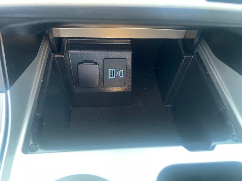 Used 2021 Ford Explorer Limited w/ Equipment Group 301A AWD/4WD image 23