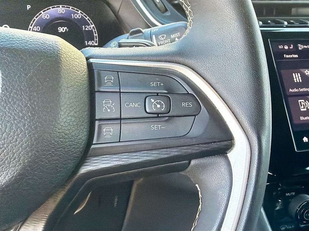 Used 2023 Jeep Grand Cherokee Altitude AWD/4WD image 34