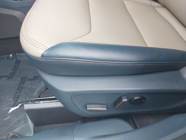 Used 2026 Ford Maverick Lariat w/ 4K Tow Package AWD/4WD image 31