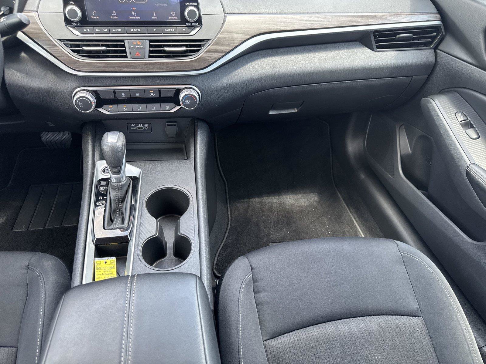 Used 2025 Nissan Altima 2.5 SV FWD image 16