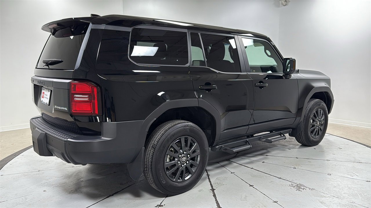 Used 2024 Toyota Land Cruiser image 5