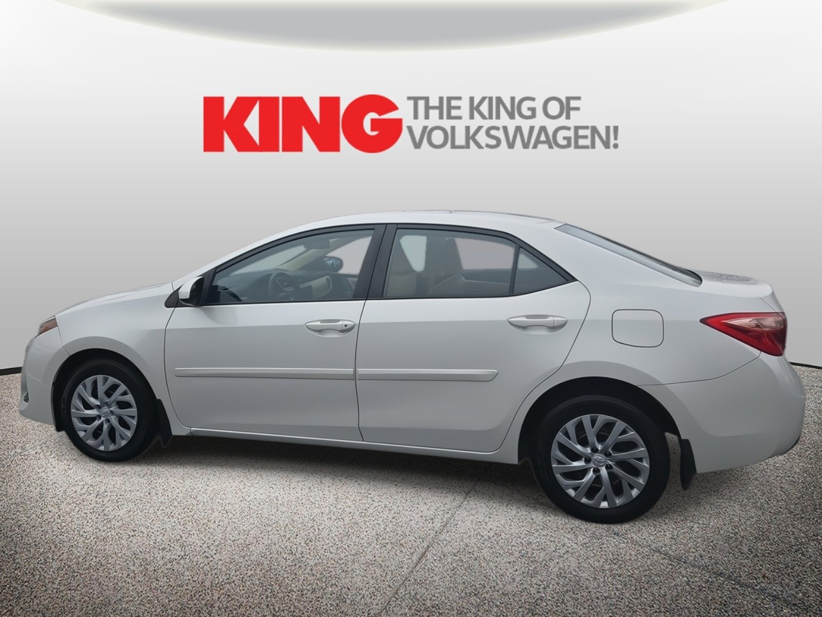 Used 2017 Toyota Corolla LE image 6