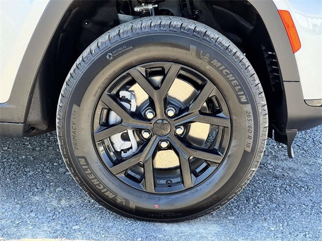 New 2025 Jeep Grand Cherokee L Altitude image 25