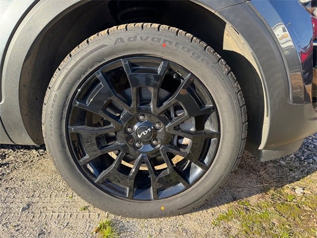 Used 2022 Kia Telluride SX w/ SX Prestige Package image 2