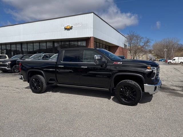 Used 2025 Chevrolet Silverado 2500 LTZ w/ LTZ Premium Package image 7