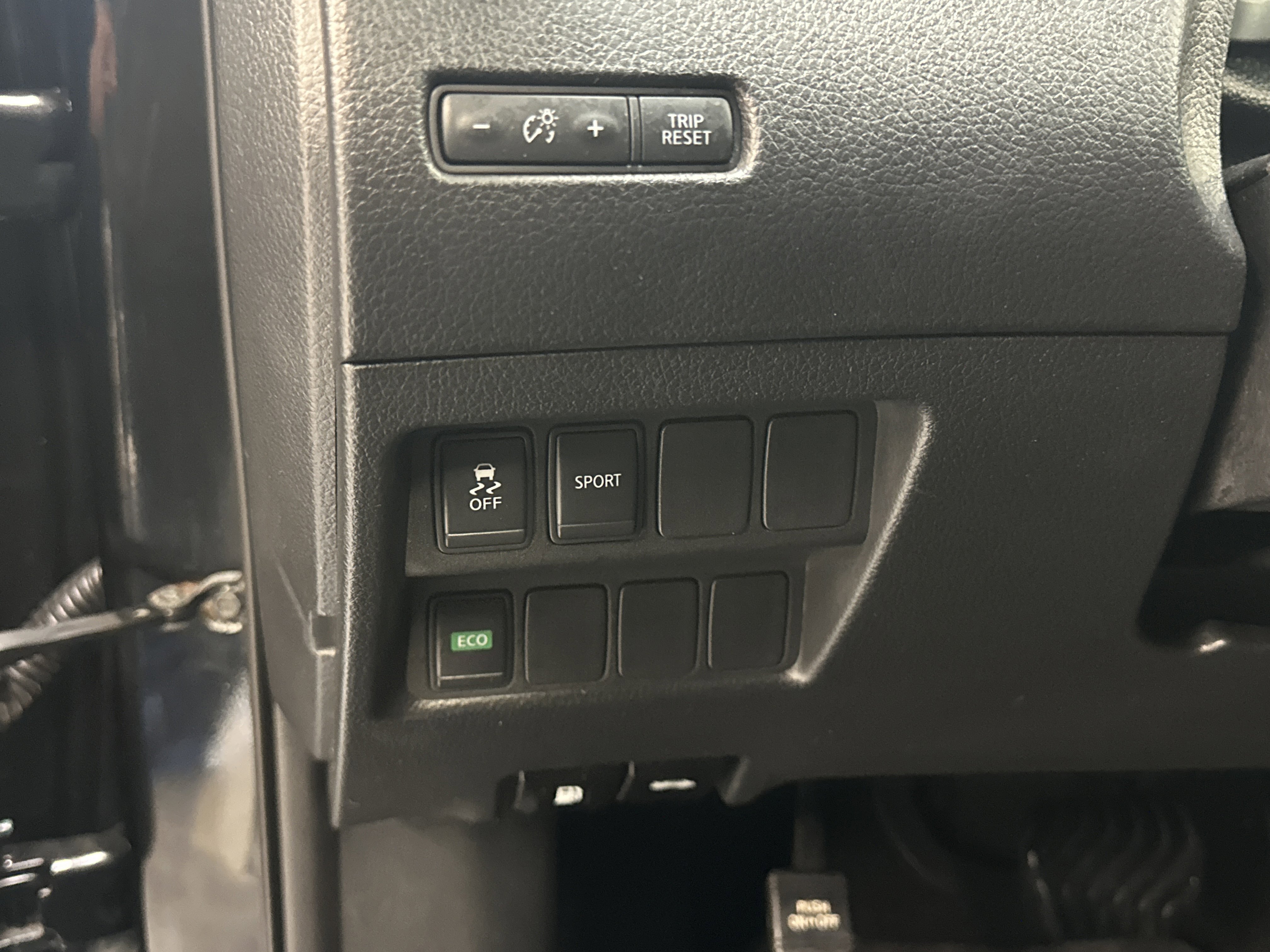 Used 2016 Nissan Rogue SV image 21