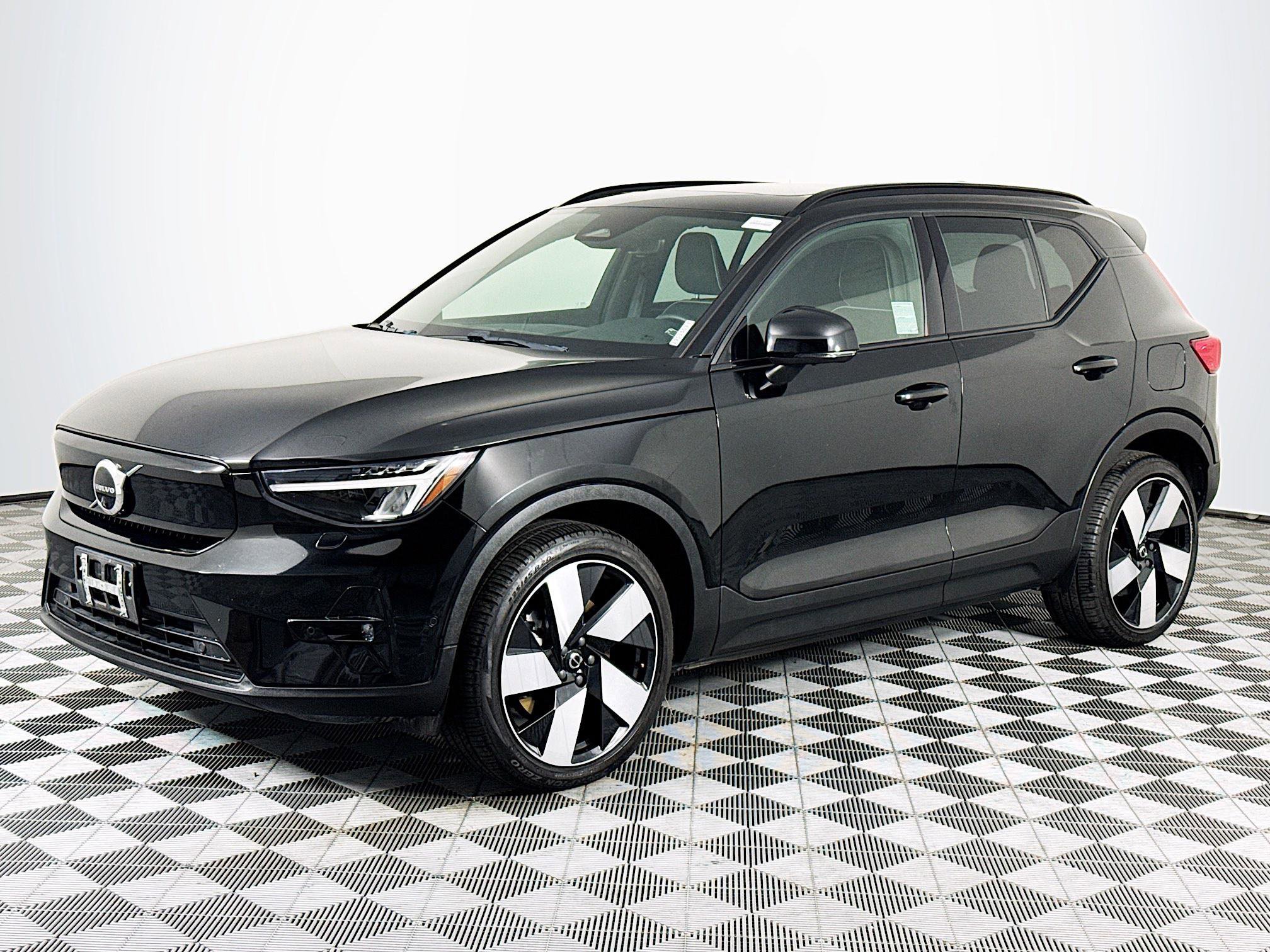 Used 2023 Volvo XC40 Recharge Ultimate image 4