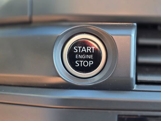 Used 2023 Nissan Pathfinder S image 28