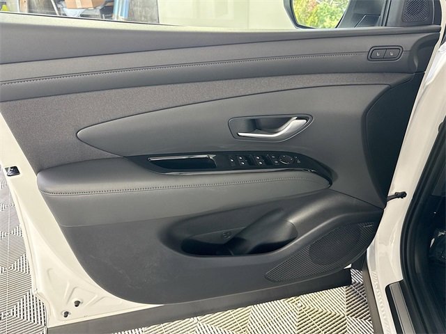 Used 2025 Hyundai Tucson Limited image 29