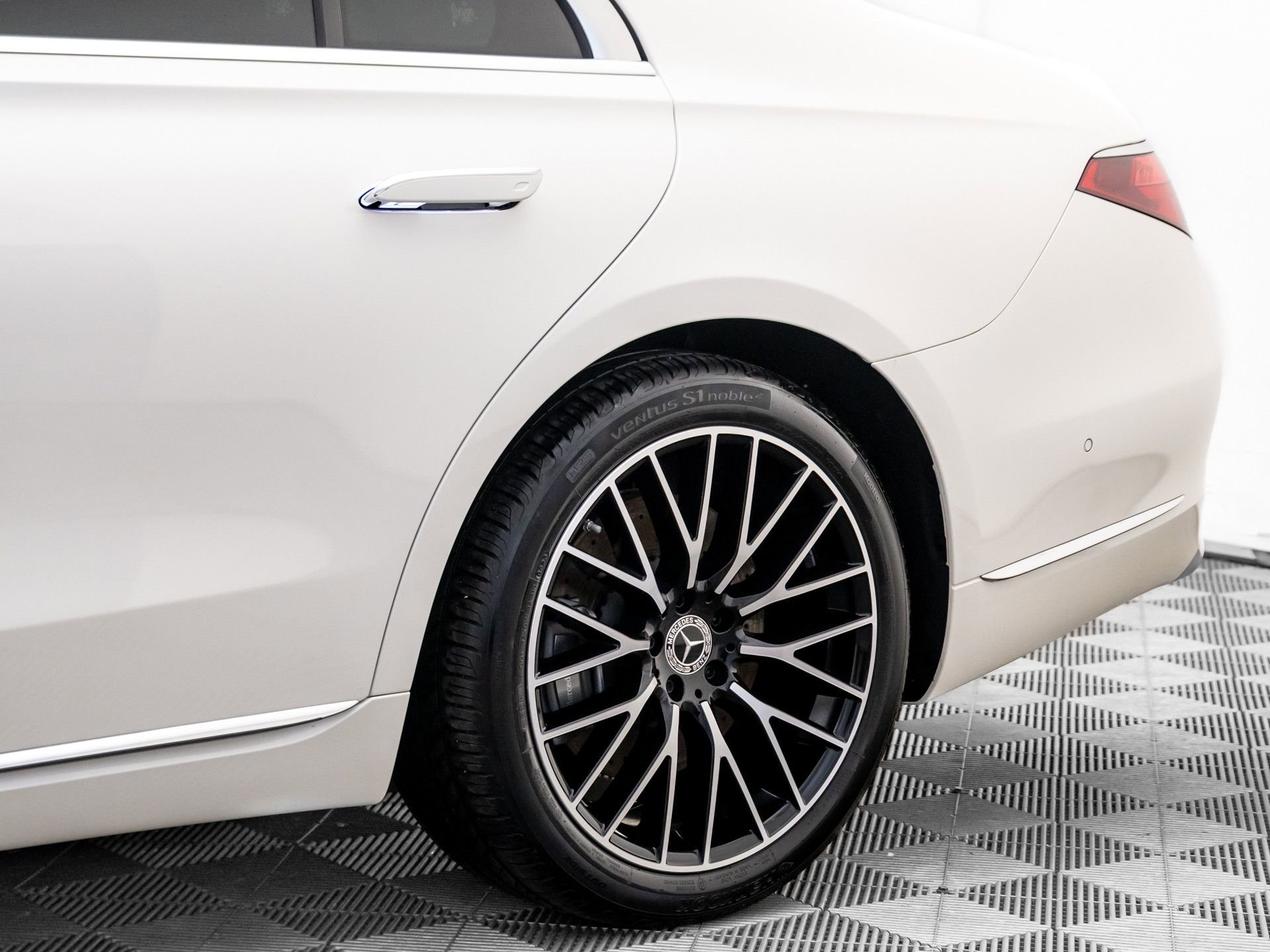 Certified 2023 Mercedes-Benz S 580 4MATIC Sedan image 38