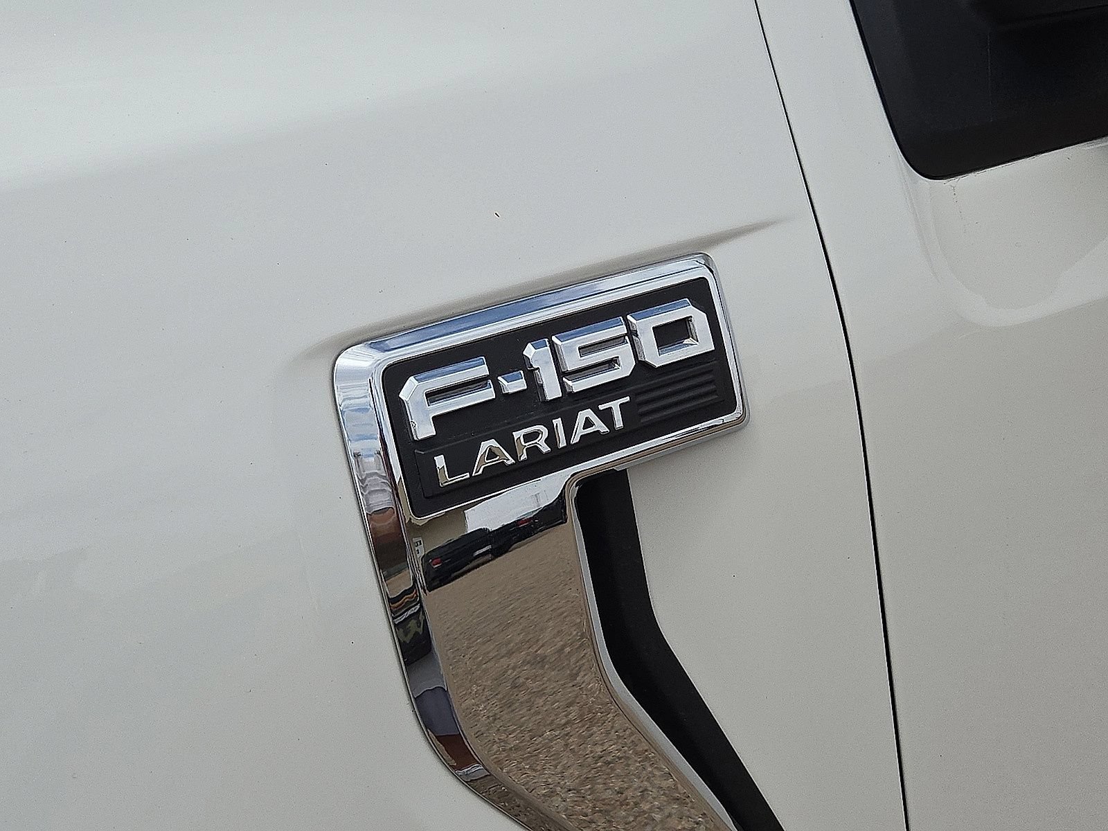 Used 2023 Ford F150 Lariat w/ Equipment Group 502A High AWD/4WD image 11