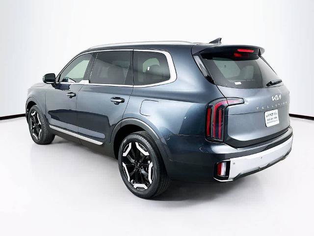 Used 2024 Kia Telluride EX w/ EX Captain's Chair Package FWD image 4