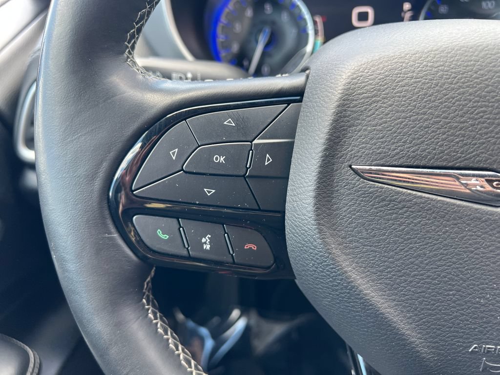 Used 2021 Chrysler Pacifica Touring-L w/ Premium & Safety Sphere Group AWD/4WD image 31