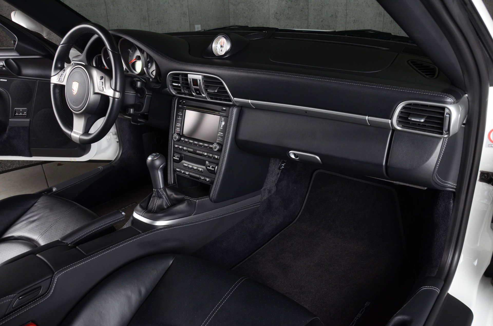 Used 2010 Porsche 911 Carrera 4S image 14