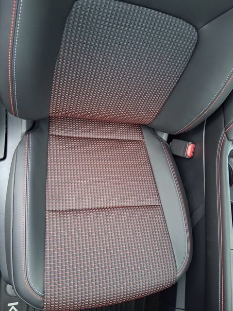 New 2026 Nissan Kicks SR w/ SR Premium Package FWD image 29