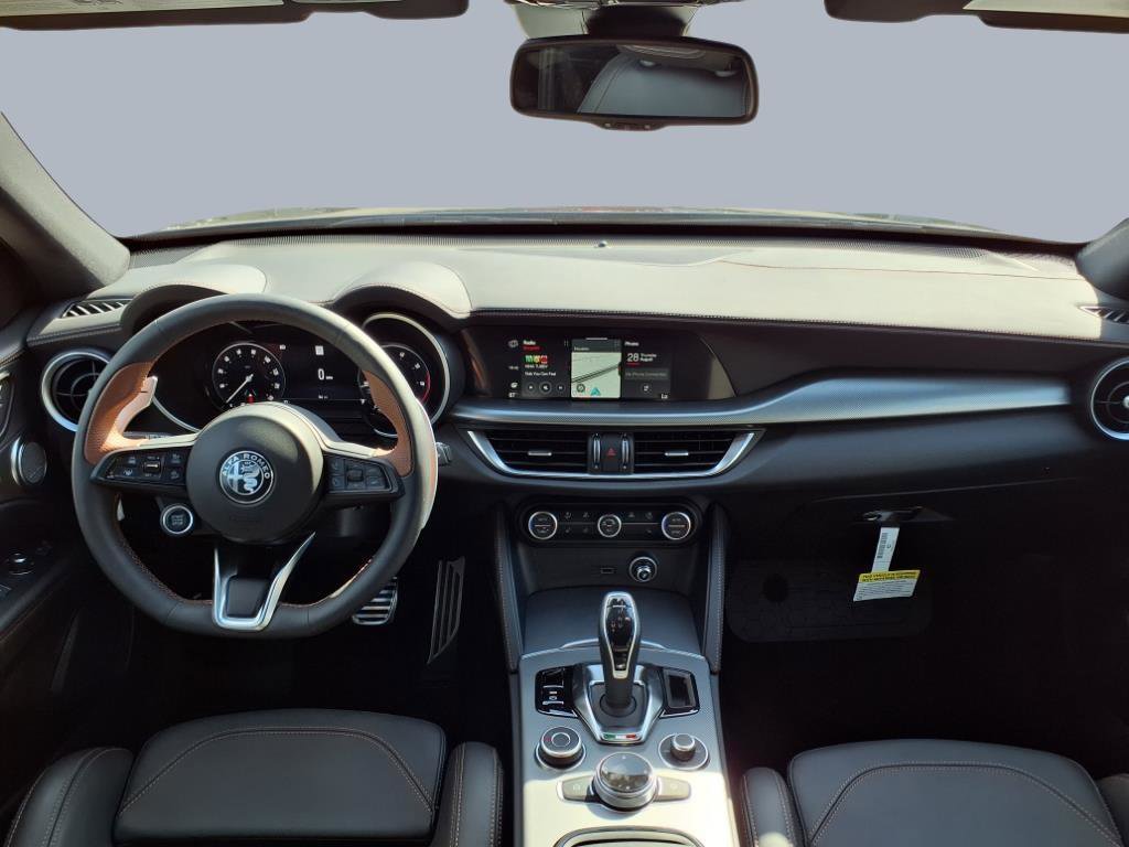 New 2025 Alfa Romeo Stelvio Sprint image 8