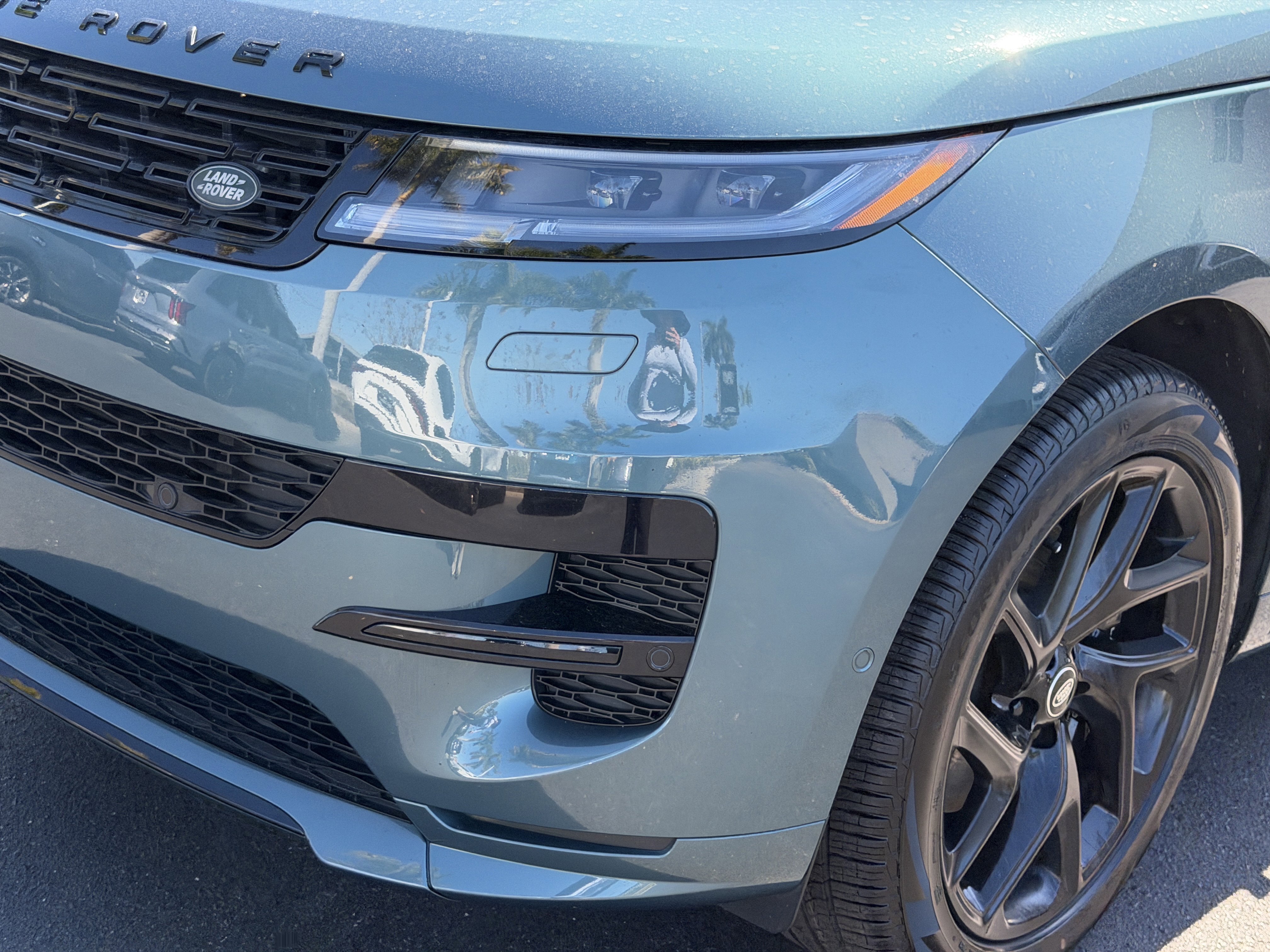 Used 2023 Land Rover Range Rover Sport SE Dynamic image 8