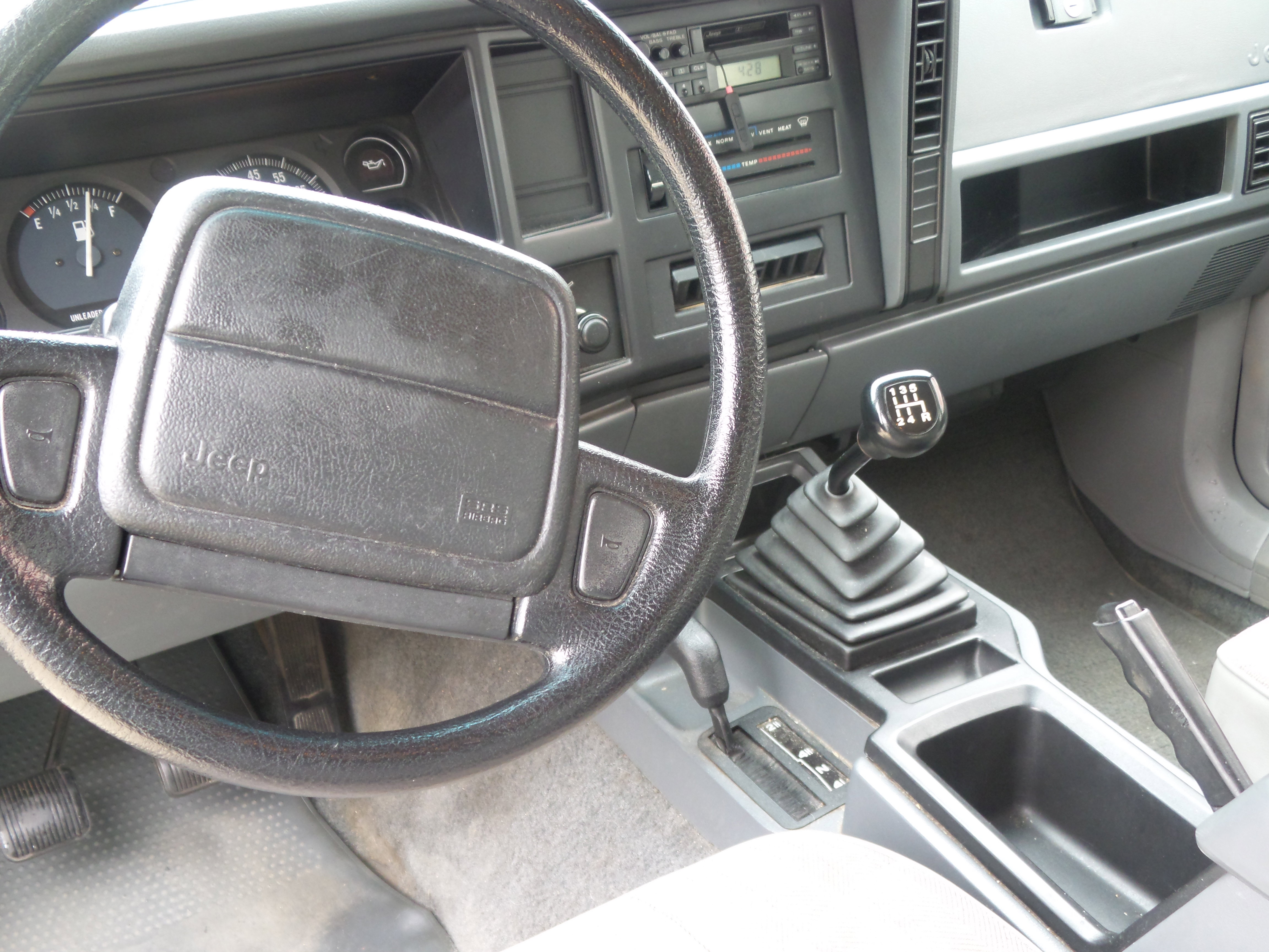 Used 1996 Jeep Cherokee SE image 14