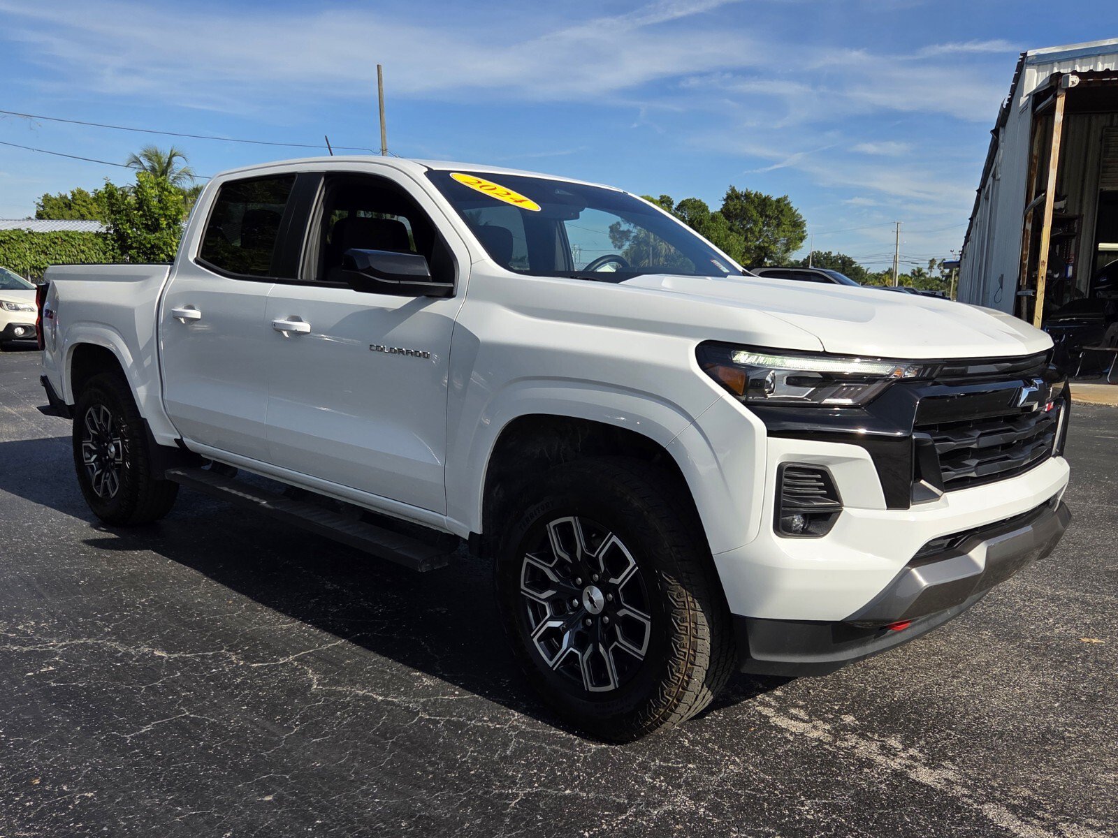 Used 2024 Chevrolet Colorado Z71 w/ Z71 Convenience Package 2 AWD/4WD image 7