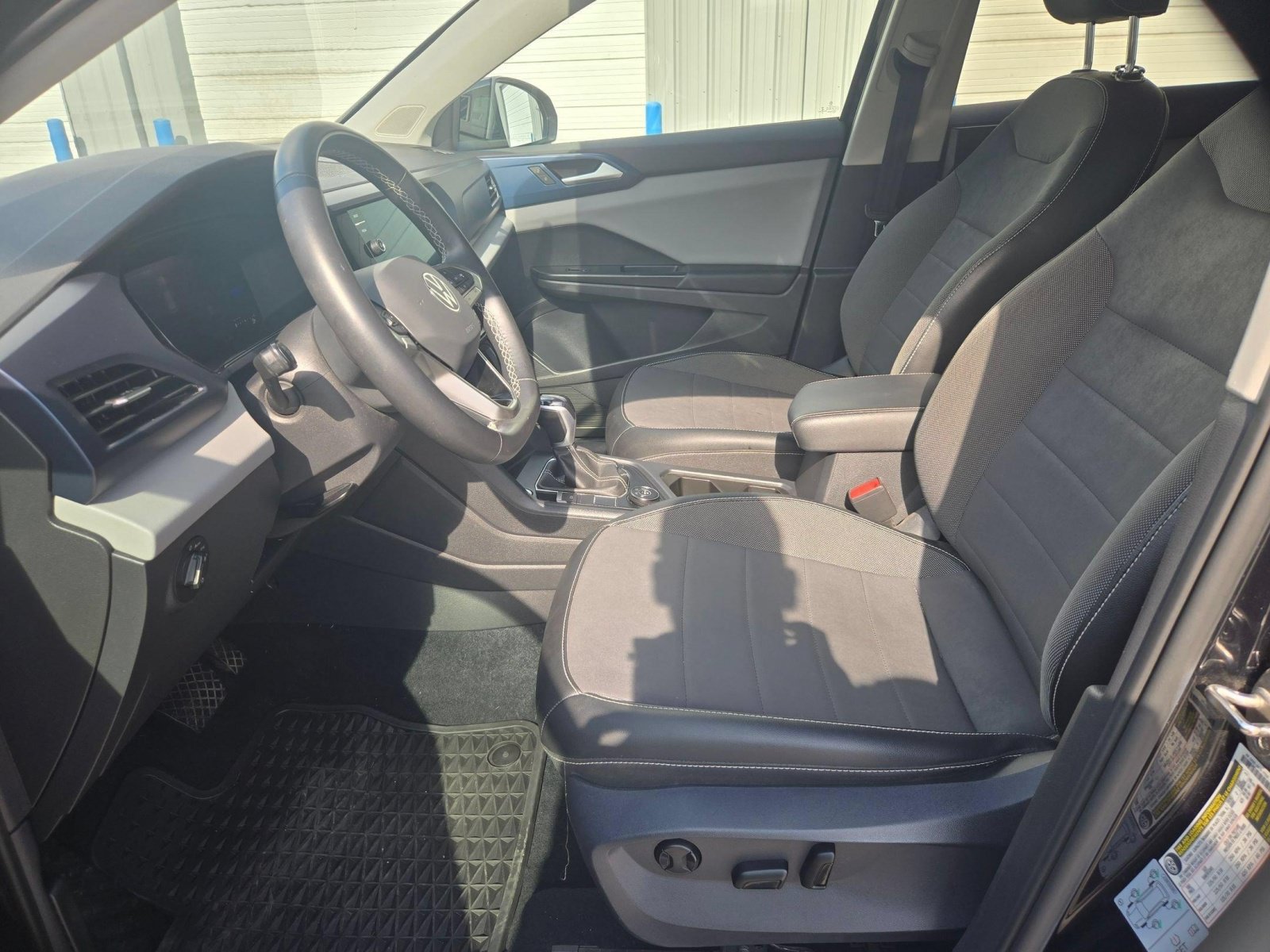 Used 2022 Volkswagen Taos SE AWD/4WD image 9