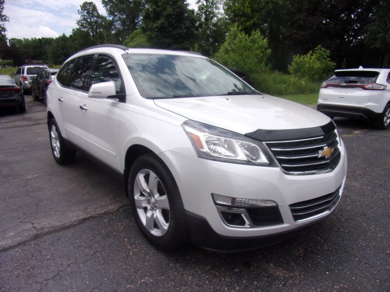 Used 2017 Chevrolet Traverse LT w/ Style and Technology Package image 7