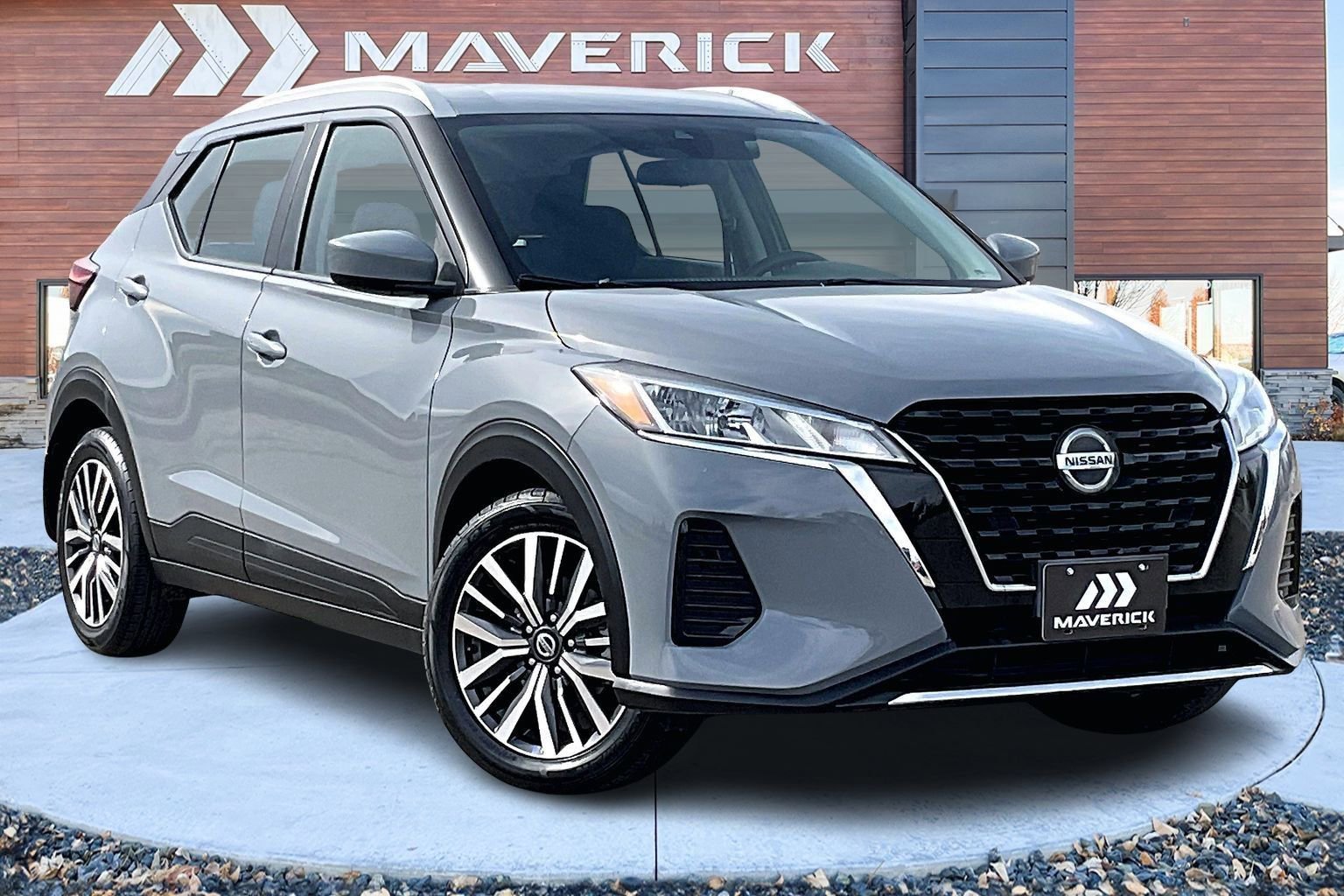 Used 2021 Nissan Kicks SV image 1