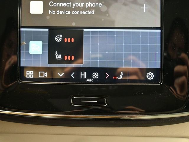 Used 2024 Volvo XC40 B5 Plus w/ Protection Package Premier image 22