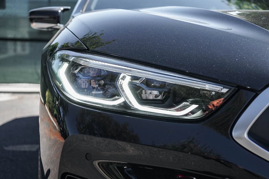 Used 2026 BMW M850i xDrive w/ M Carbon Exterior Package AWD/4WD image 10