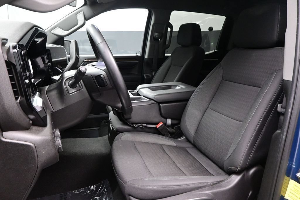 Used 2024 Chevrolet Silverado 1500 LT AWD/4WD image 9