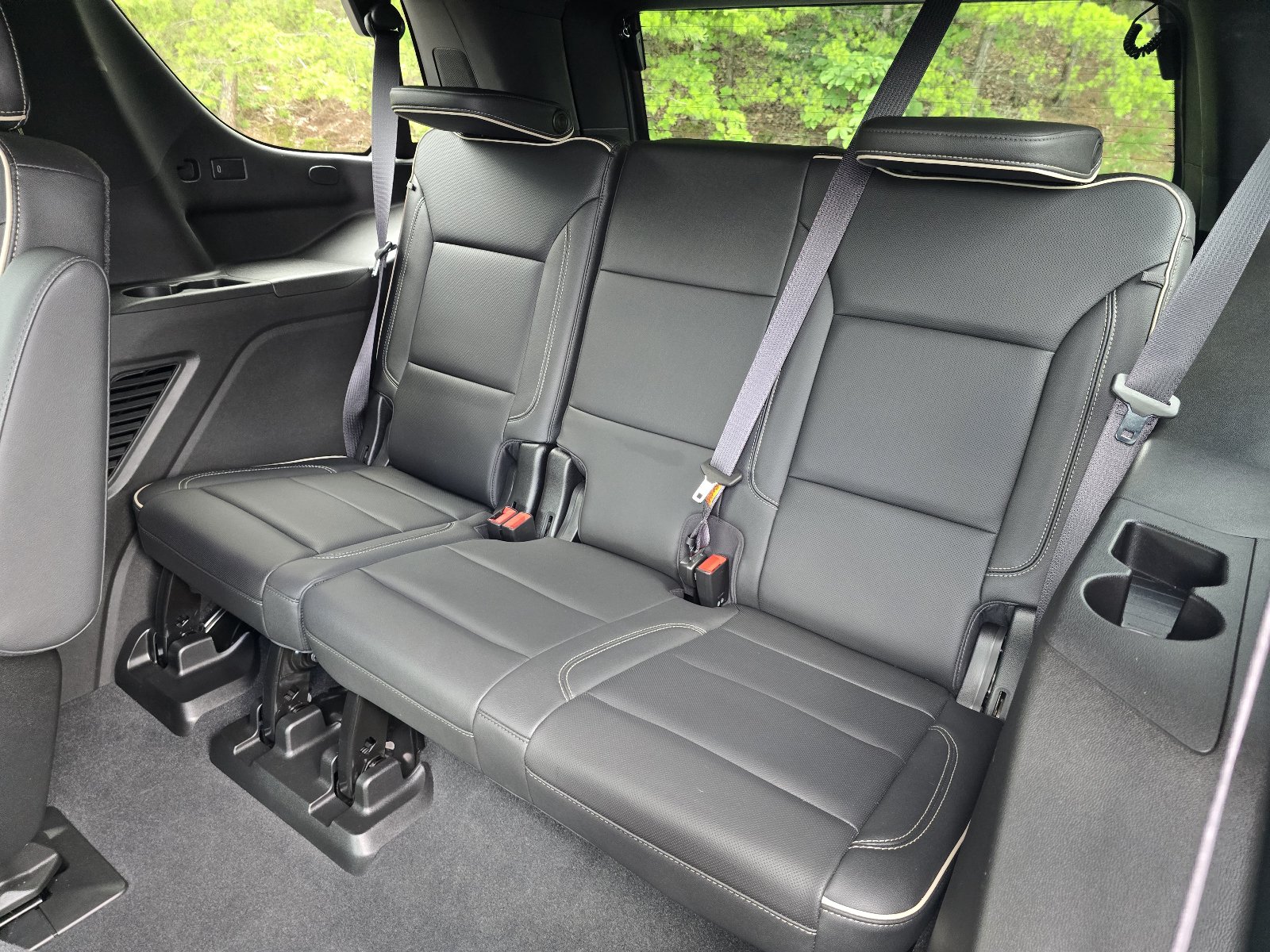 Used 2021 Chevrolet Tahoe Premier w/ Premium Package AWD/4WD image 11