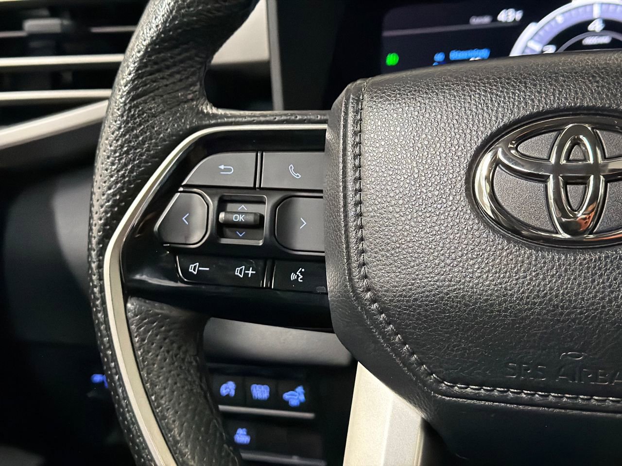 Used 2023 Toyota Sequoia SR5 w/ SR5 Premium Package image 28