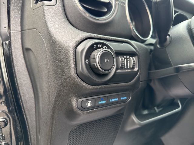 Used 2022 Jeep Wrangler Unlimited Sahara w/ Cold Weather Group image 27