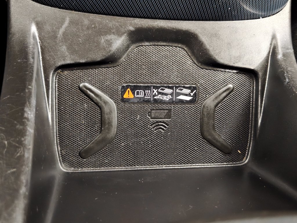 Used 2019 Chevrolet Colorado Z71 w/ Z71 Midnight Edition AWD/4WD image 12