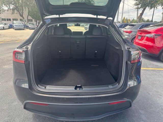Used 2025 Tesla Model Y Long Range RWD image 12