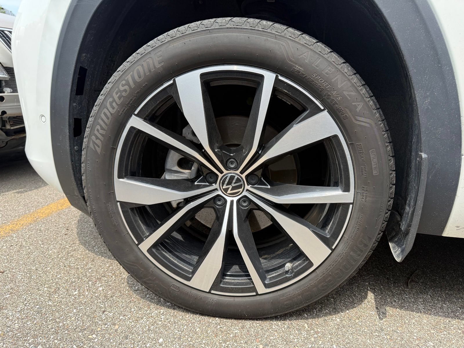 Used 2024 Volkswagen Atlas SEL Premium R-Line AWD/4WD image 7
