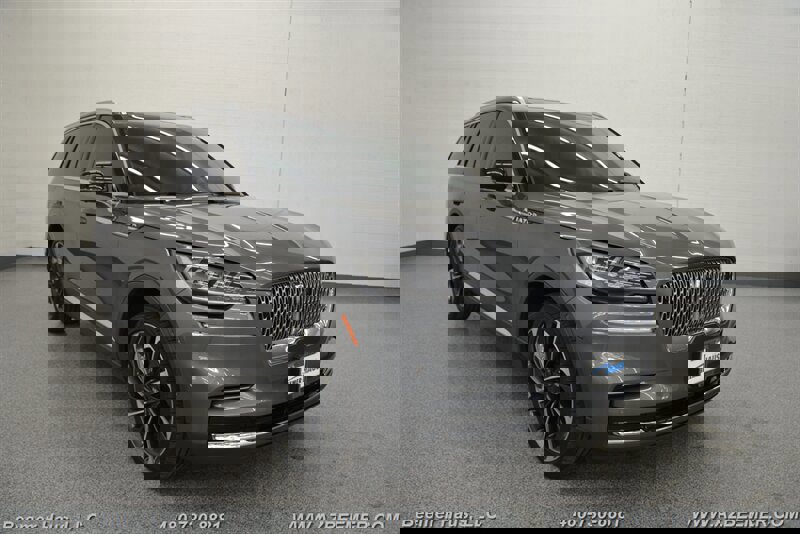 Used 2023 Lincoln Aviator Reserve w/ Equipment Group 201A image 6