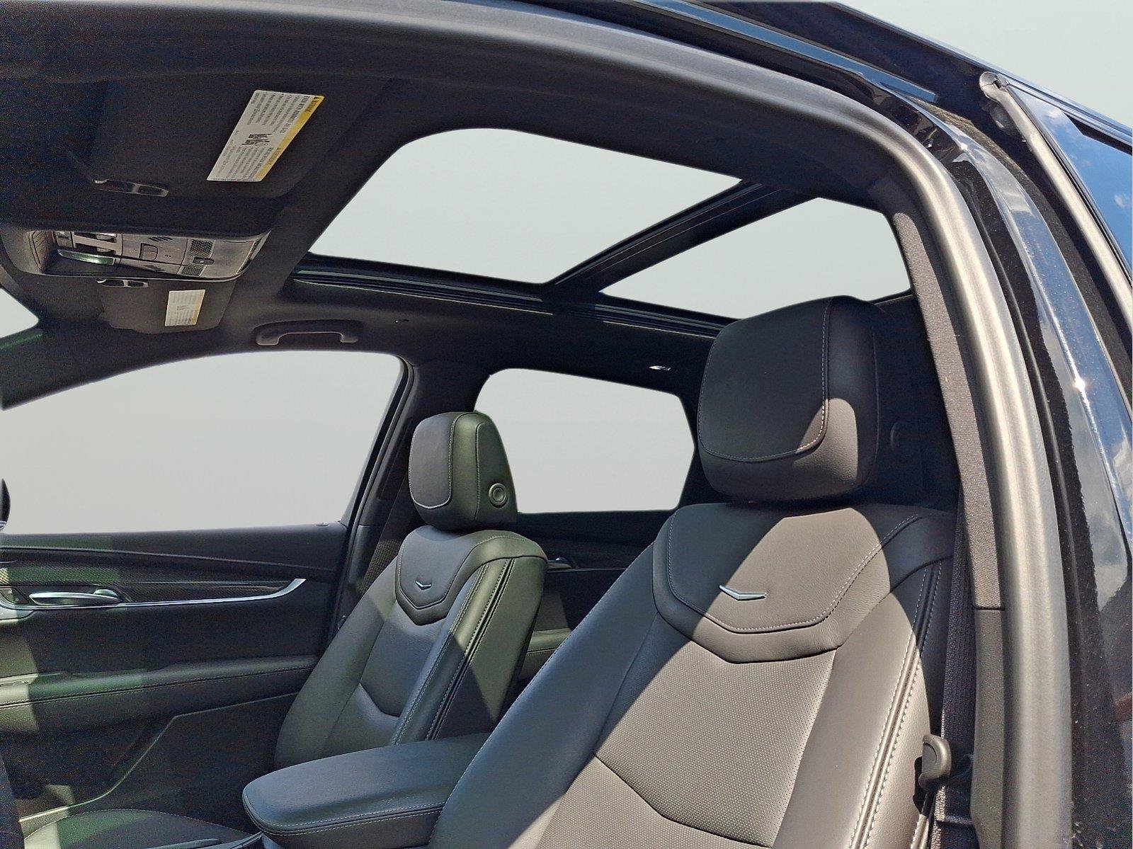 Used 2025 Cadillac XT5 Sportv w/ Technology Package AWD/4WD image 12