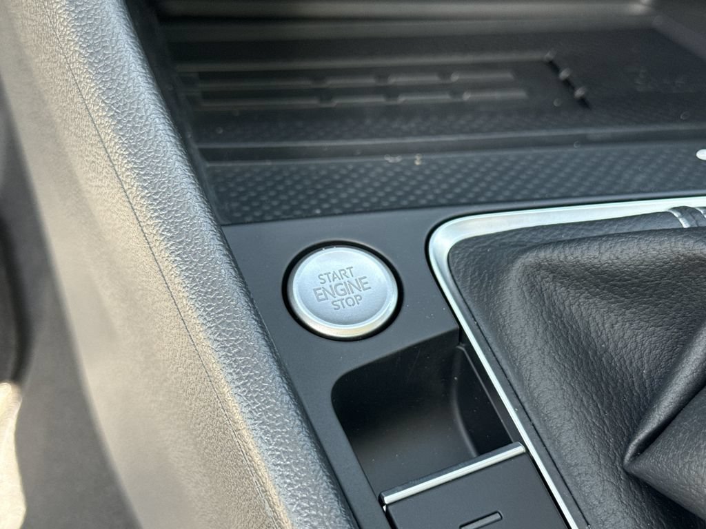 New 2026 Volkswagen Jetta SE FWD image 17
