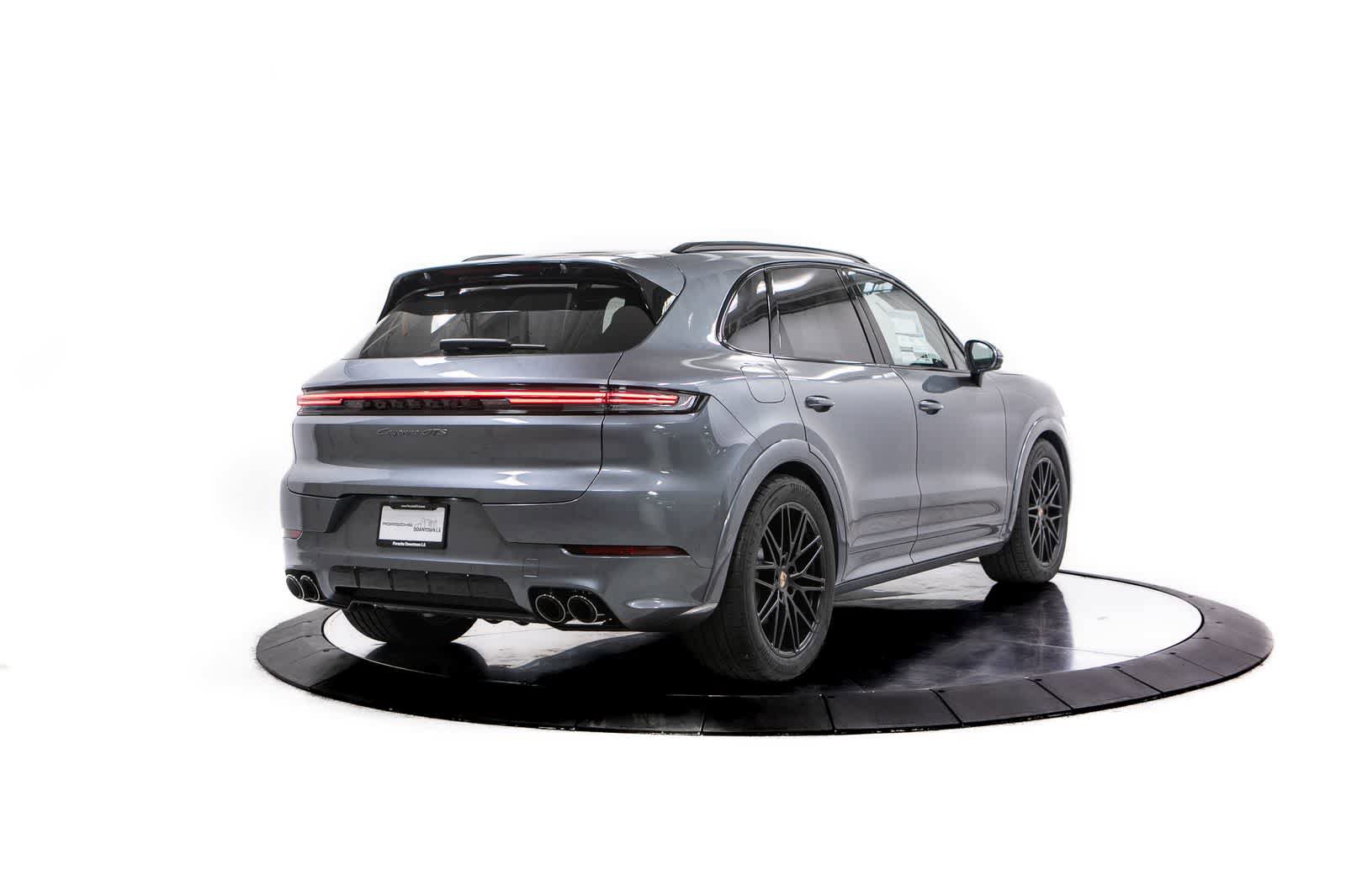 New 2026 Porsche Cayenne GTS image 7