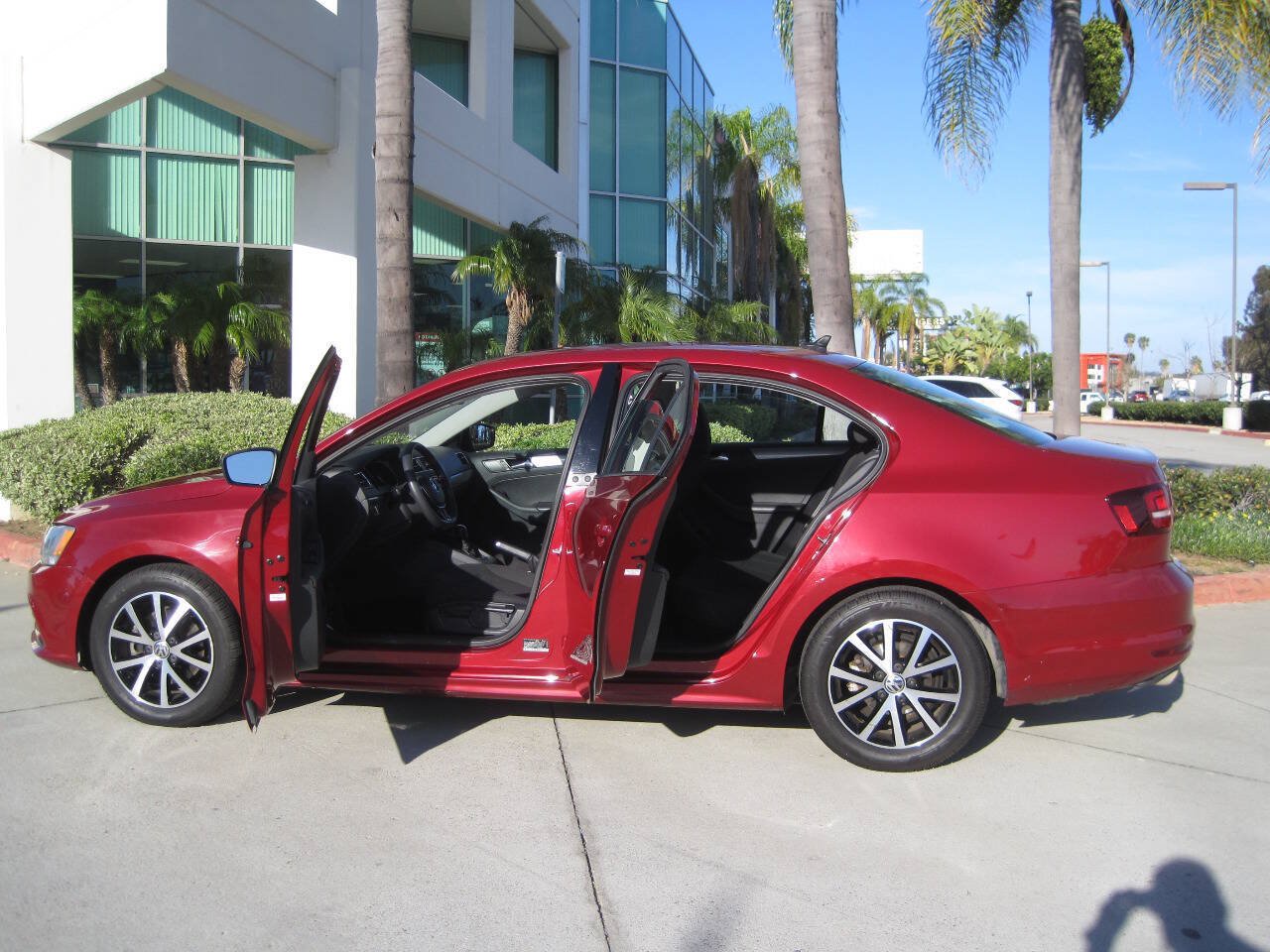 Used 2016 Volkswagen Jetta SE FWD image 4