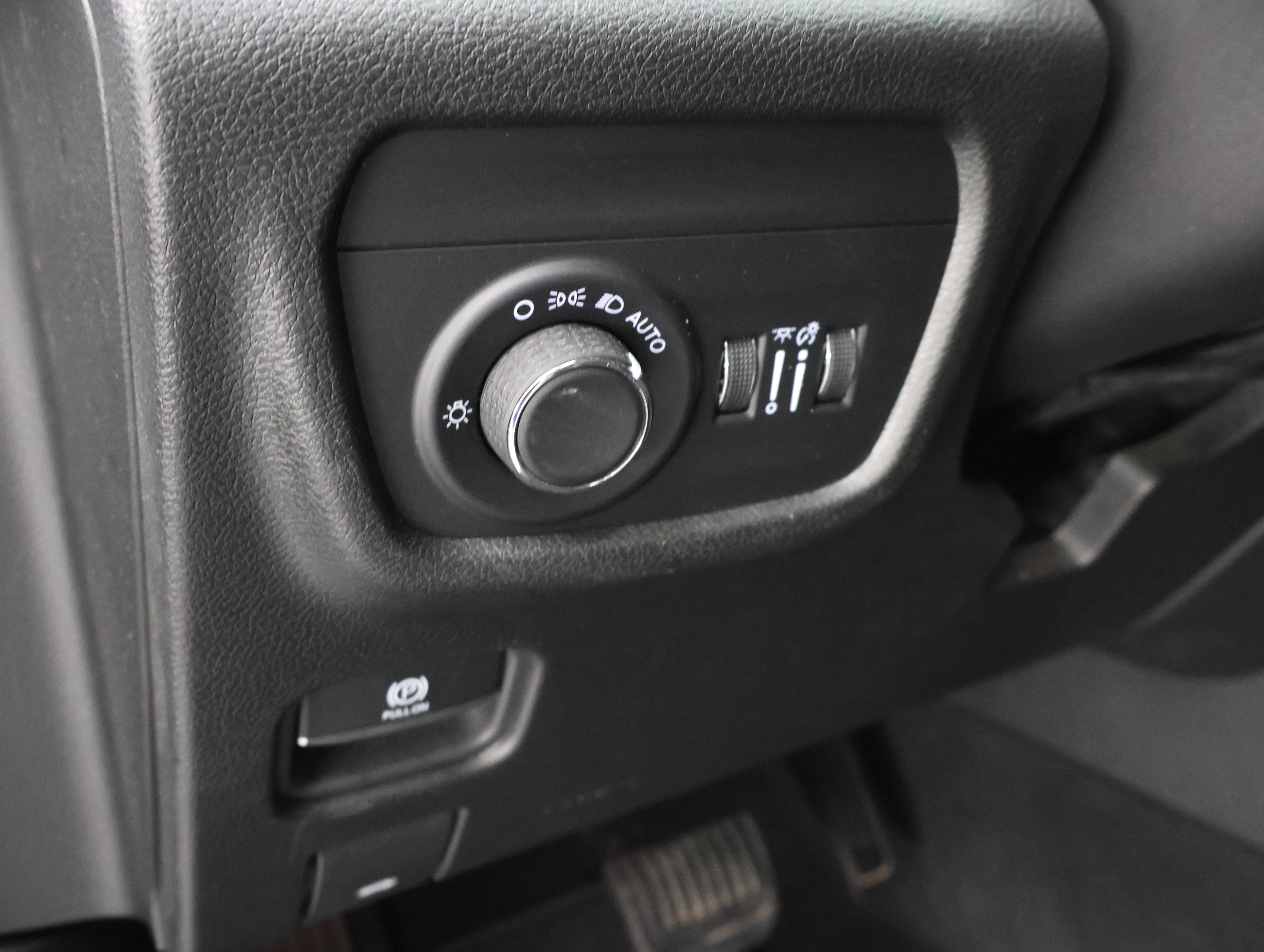 Used 2025 Jeep Grand Cherokee L Altitude AWD/4WD image 42