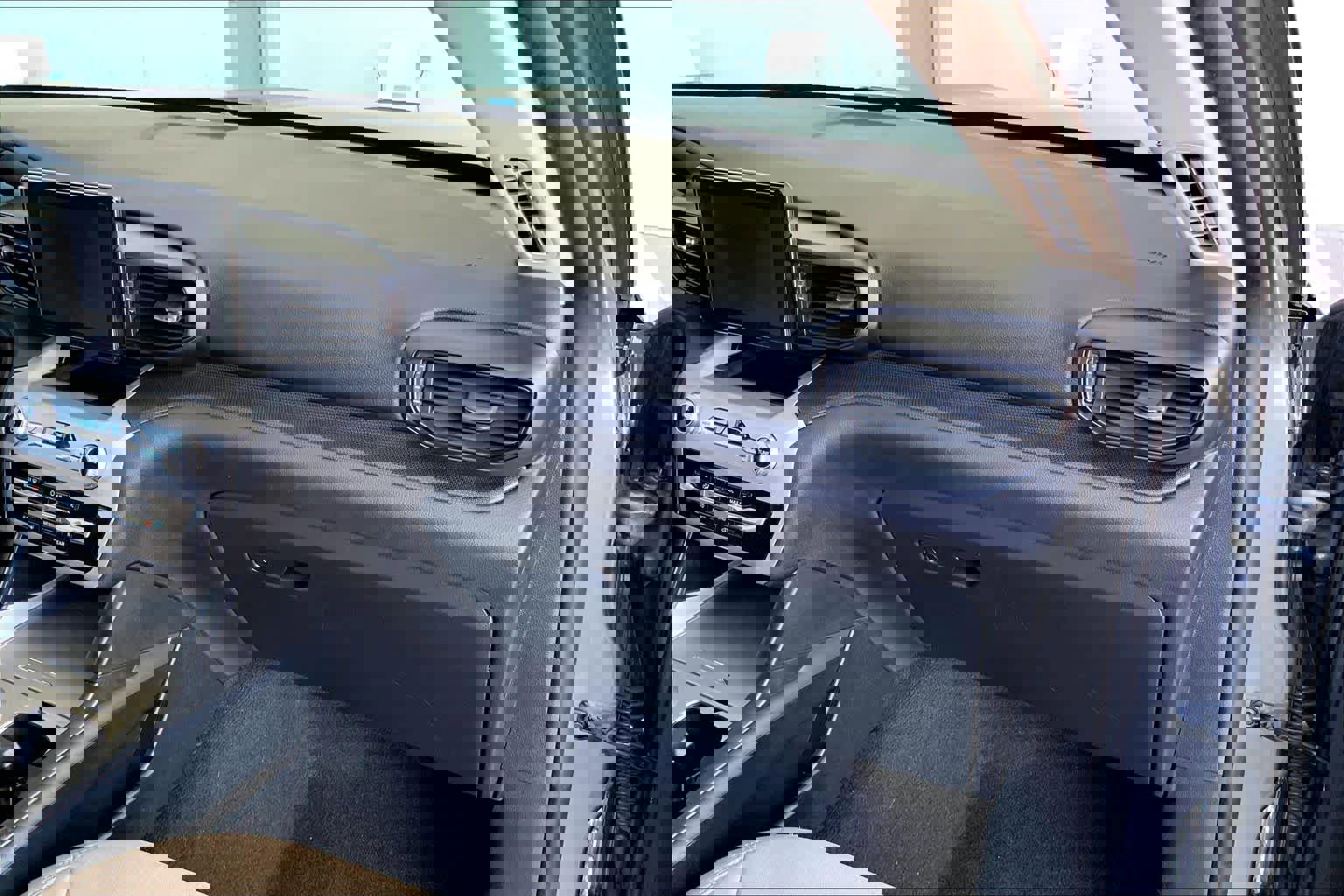 Used 2023 Ford Explorer 4WD image 19